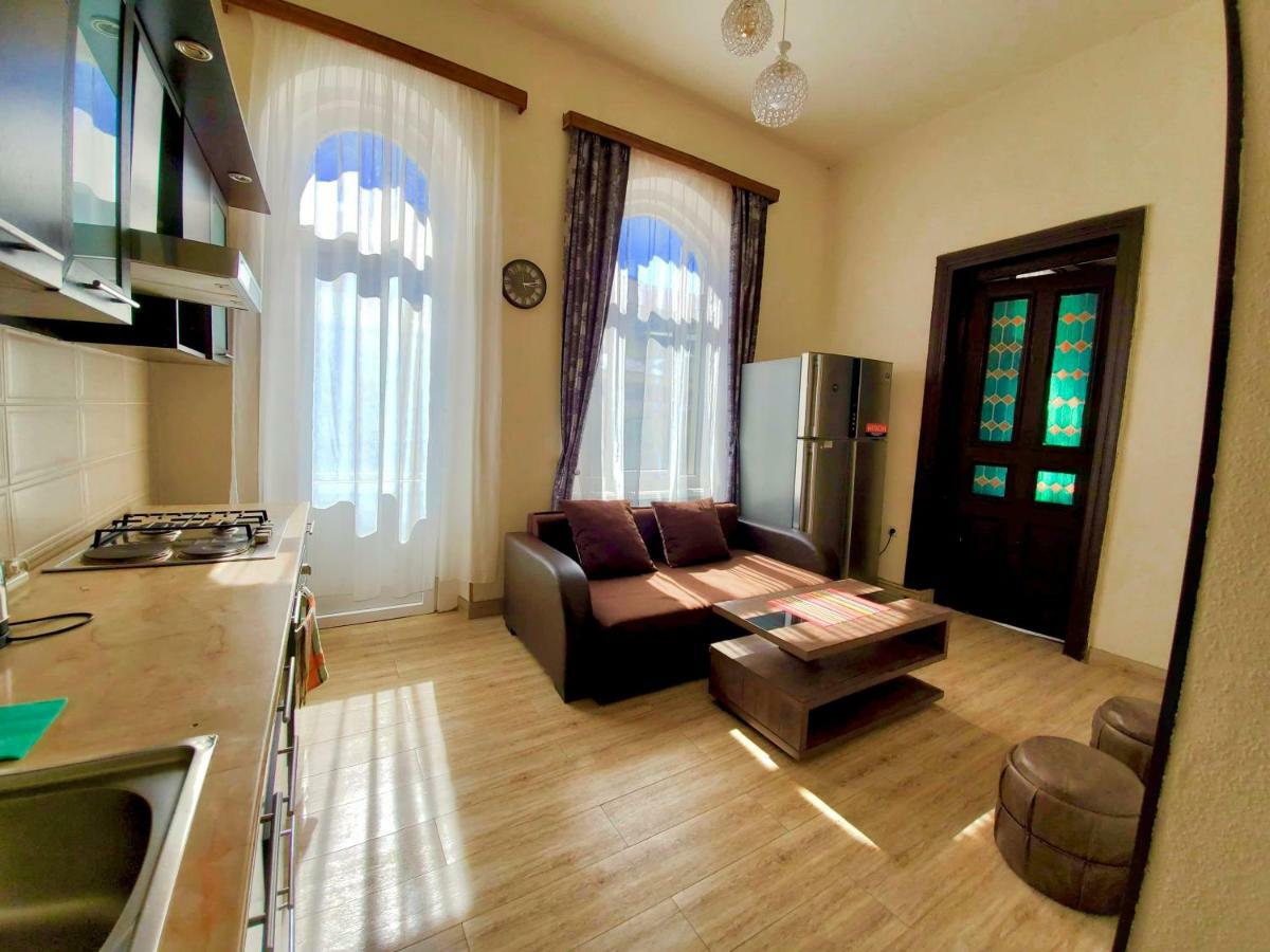 Central Location King Size Bed Tbilisi Ngoại thất bức ảnh